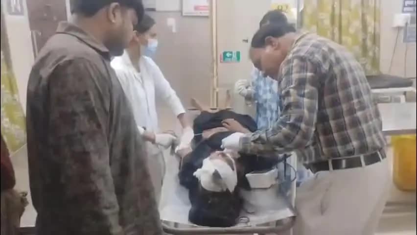 दमोह: तालगांव में पति ने फांसी लगाकर दी जान, पत्नी घर में लहूलुहान अवस्था में बेहोश मिली, गले-सिर पर चोट के निशान, जबलपुर रेफर