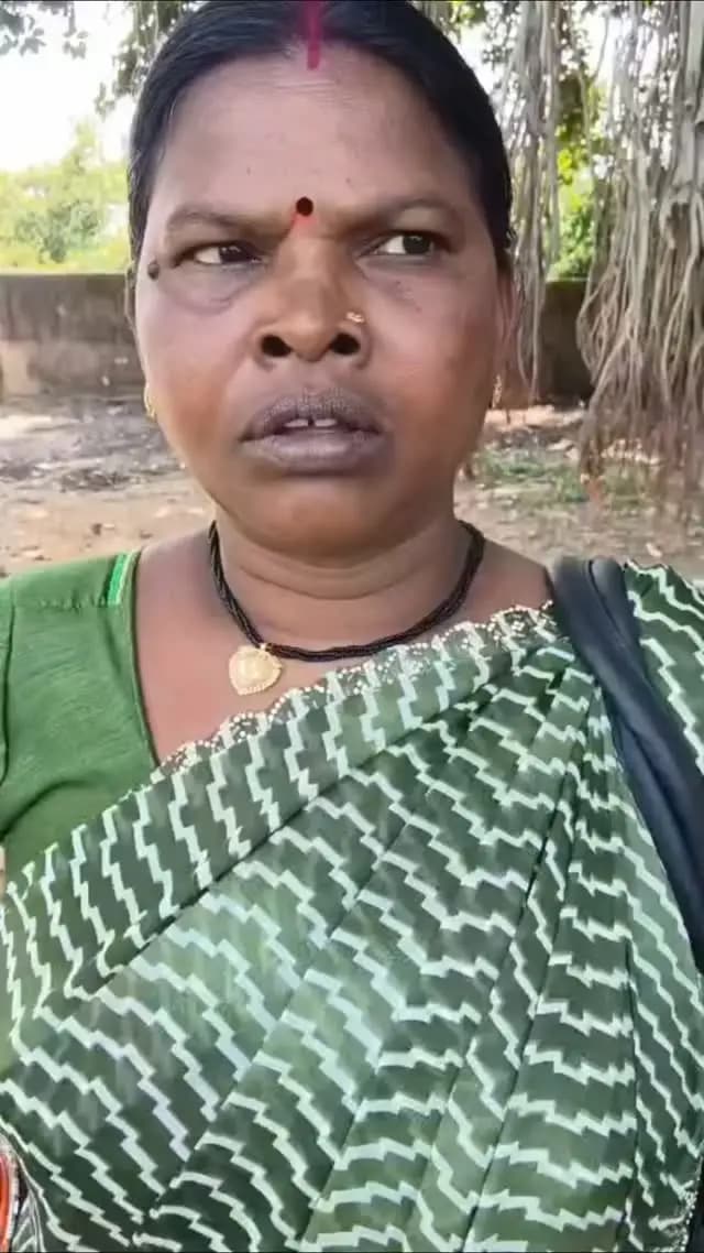 सेवा संकल्प के भाव से सुशासन की सरकार कर रही है काम... प्रदेश के हर वर्ग को मिल रहा है लाभ... एक माता से सुनिए क्या सहायता मिली सरकार से उनके बच्चे को...
#सेवा_संकल्प_अभियान #goodgovernance #vishnubhaiya #chhattisgarh #मोरविष्णुभैया