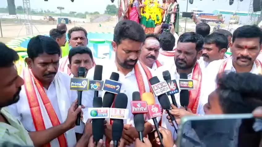 వేములవాడ: ప్రశాంత వాతావరణంలో సద్దుల బతుకమ్మ వేడుకలు: మున్సిపల్ చైర్మన్ పుల్కం రాజు