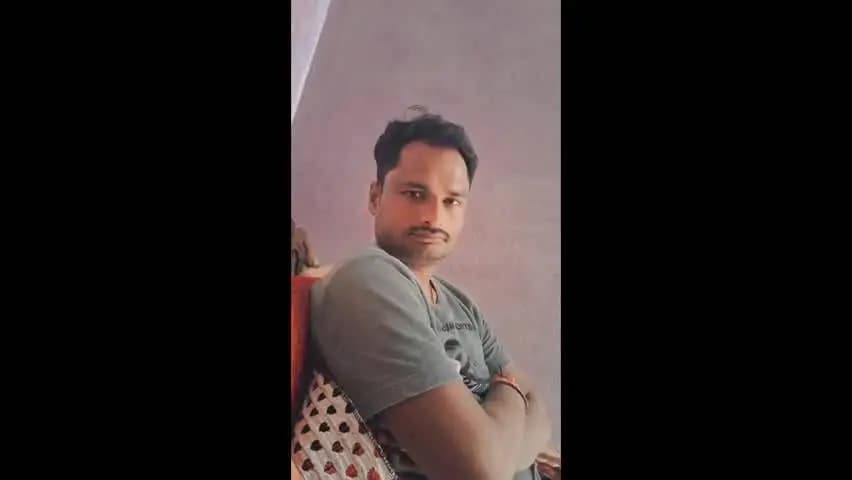 मऊरानीपुर: धमना पायक गांव में खेत में पेड़ से लटका मिला 42 वर्षीय नंदकिशोर का शव, इलाके में मचा हड़कंप