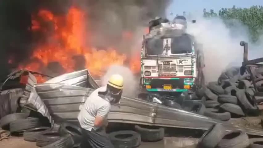 जगाधरी: बलाचौर की तेल फैक्ट्री में ब्लास्ट, आग लगी, दो मजदूर घायल, पुलिस जांच में जुटी