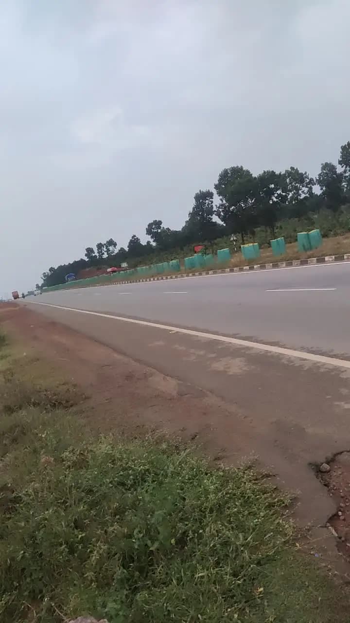 bero highway nh 43 iss rashte me ab bahut se vahan chalte hai to sabhi ko apna suraksha dekhte hue chalna hai aap jitna