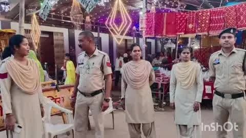 भिंभौरी: बेमेतरा शहर के विभिन्न स्थानों में नवरात्रि पर्व के मद्देनजर पुलिस ने बढ़ाई गश्ती, भीड़-भाड़ को देखते हुए