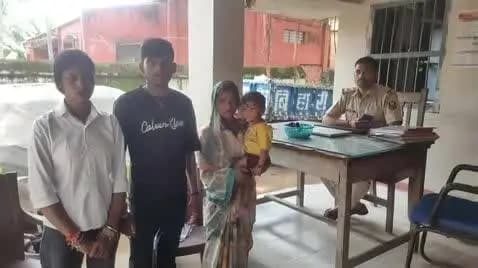 शंभूगंज: भट्ठाचक मझघाय के युवक ने पत्नी-बेटी होते हुए प्रेमिका से शादी की, फिर पत्नी और प्रेमिका युवक को लेकर थाने पहुंचीं