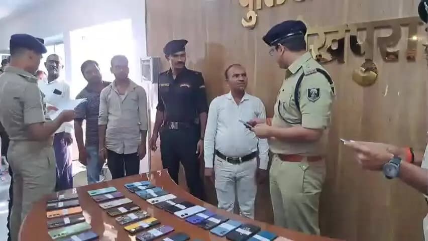 बरबीघा: ऑपरेशन मुस्कान: शेखपुरा पुलिस ने 50 लोगों को लौटाए खोए और चोरी हुए मोबाइल