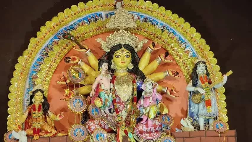 বিলাসীপাৰা ভাগ: আজি মহাষ্টমী,দেশ তথা ৰাজ্যৰ লগতে বিলাসীপাৰাত দুৰ্গা পূজাক লৈ উখল মাখল পৰিৱেশ দেখিবলৈ পোৱা গৈছে।