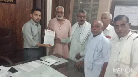 इगलास: इगलास में भारतीय किसान संघ ने बेमौसम बारिश से फसलों में हुए नुकसान को लेकर एसडीएम को सौंपा ज्ञापन
