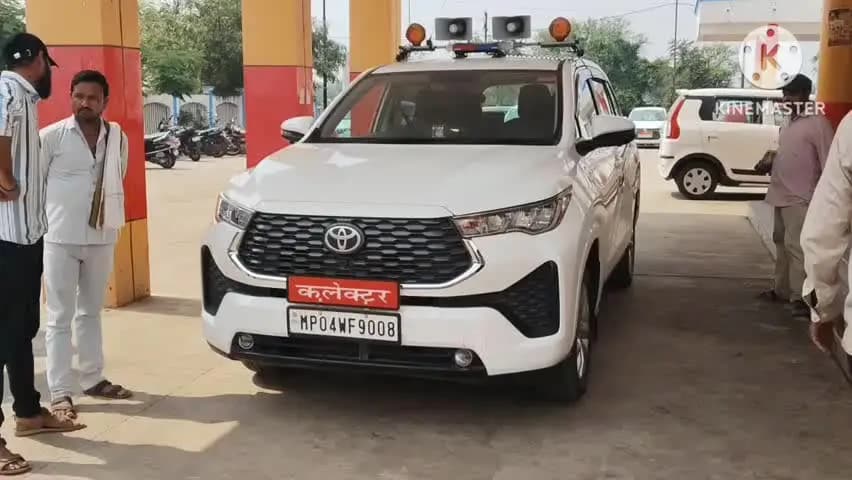 खुरई: मुख्यमंत्री जन विश्वास अभियान: कलेक्टर ने शिविर लगाकर सुनीं और सुलझाईं लोगों की समस्याएं