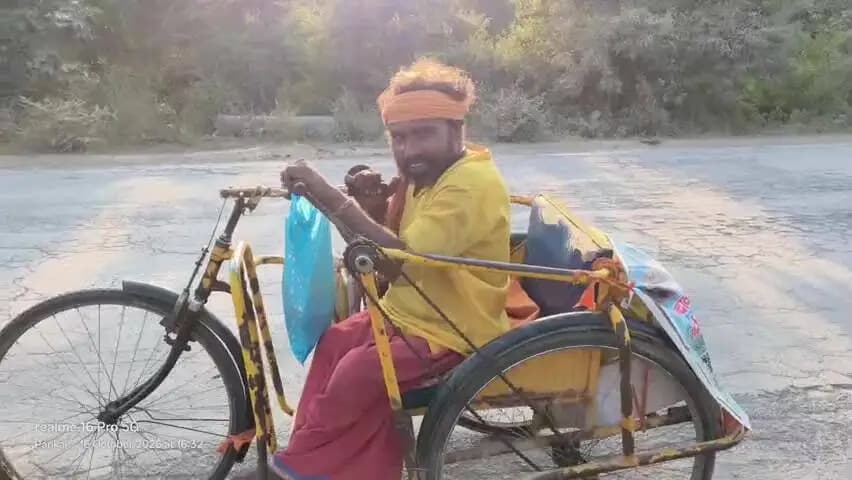 मझगवां: मैया जी का बुलावा आया विकलांग भक्त ट्राई साइकिल में सवार होकर वृंदावन से अमरकंटक धार्मिक यात्रा पर रवाना।