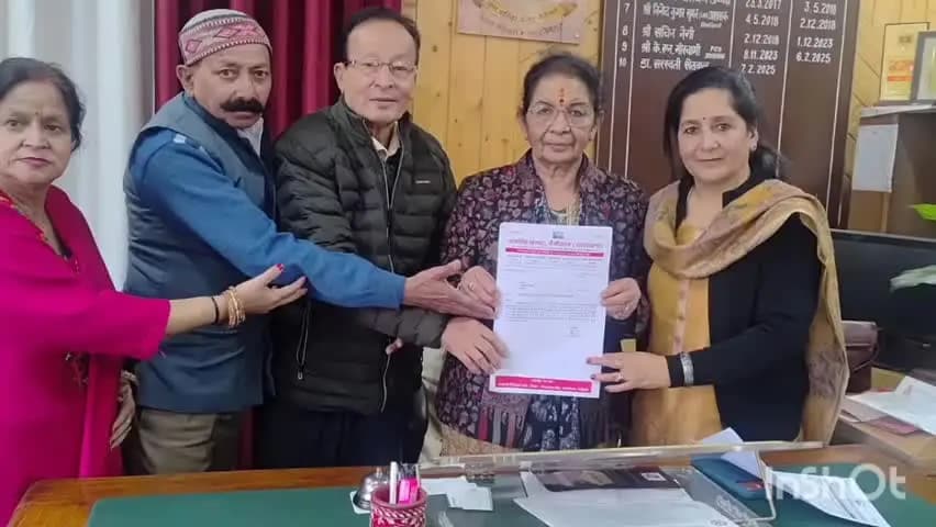 नैनीताल: जनहित संस्था ने सार्वजनिक शौचालयों की सफाई और ई-रिक्शा संचालन को लेकर सौंपा ज्ञापन