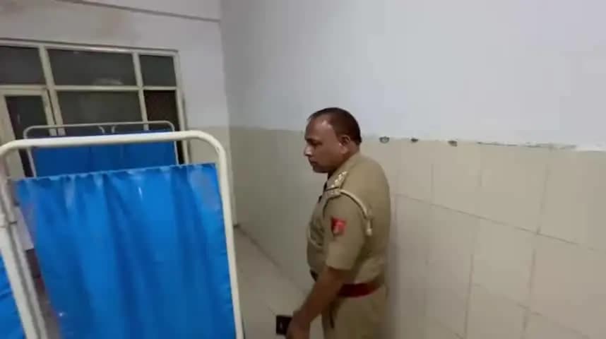 कासगंज: कासगंज में भैंसौरा मछली मंडी के पास ट्रैक्टर की टक्कर से साइकिल सवार की मौत, पत्नी घायल
