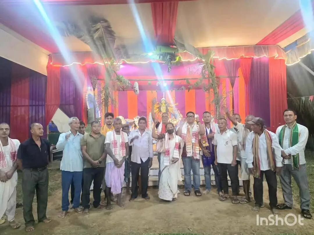 বকো: চুকুনীয়াপাৰাৰ ২৩ সংখ্যক ধোপগুৰি-বড়গাঁও আঞ্চলিক শ্ৰীশ্ৰী দুৰ্গোৎসৱত উপস্থিত থাকে বিধায়ক ৰাজু মেচ