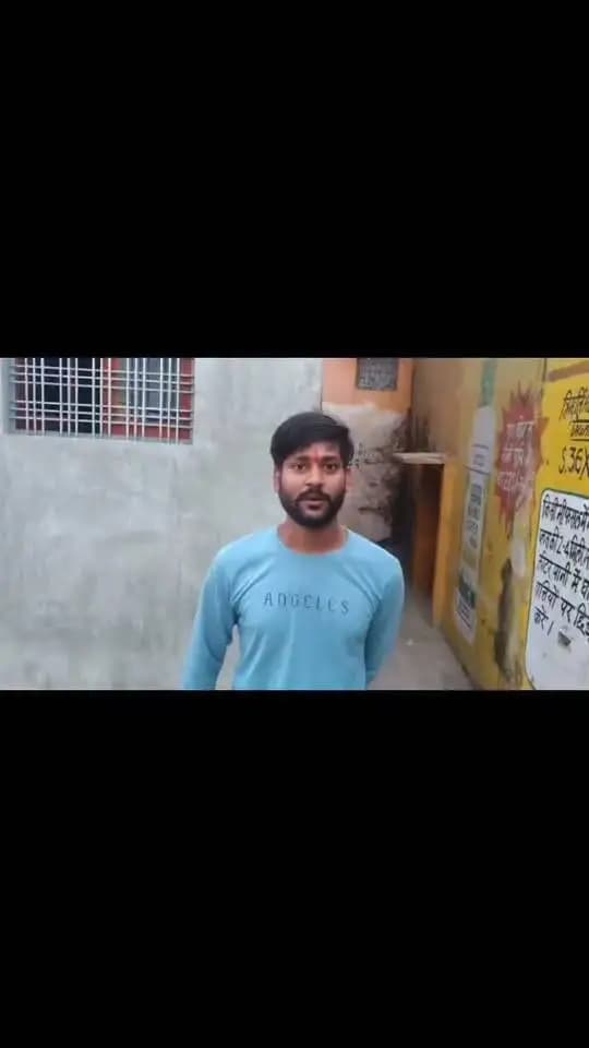 वन नेशनल वन कार्ड योजित वन नेशनल योजना से निःशुल्क राशन मिलने से श्री आकाश साहू को परिवार का पालन-पोषण करने में मिली सहायता
---
वन नेशनल वन कार्ड योजना का लाभ मिलने से परिवार का पालन-पोषण करने में आसानी होती है। मैं योजना का लाभ मिलने पर बहुत खुश हूं और प्रधानमंत्री श्री नरेन्द्र मोदी को धन्यवाद देता हूं। ऐसा कहना है टीकमगढ़ जिले की ग्राम पंचायत बम्हौरी निवासी श्री आकाश साहू का।
श्री आकाश ने बताया कि वन नेशनल वन कार्ड योजना से देश के किसी भी स्थान पर राशन आसानी से मिल जाता है। उन्होंने बताया कि पहले मजूदरी के कार्य से बाहर जाने पर राशन न मिलने पर परिवार का पालन-पोषण करने में कठिनाईयों का सामना करना पड़ता था। वन नेशनल वन कार्ड योजना से राशन आसानी से मिल रहा हैै। इसके लिये मैं प्रधानमंत्री जी को धन्यवाद देता हूं।
#SevaSankalpAbhiyan
#सेवा_संकल्प_अभियान
#JansamparkMP
#Jansamparktikamgarh
#tikamgarh