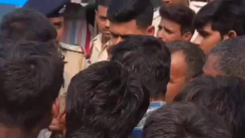 जंदाहा: वैशाली के महिषौर में दिनदहाड़े सीएसपी संचालक से 50 हजार की लूट, ग्रामीणों ने दो बदमाशों को दबोचा