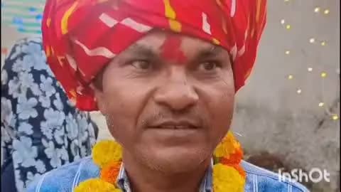 अटरू: अटरू में चेयरमैन निशा नेनिवाल ने निकाली धन्यवाद यात्रा, वरिष्ठजनों के चरण स्पर्श कर लिया आशीर्वाद