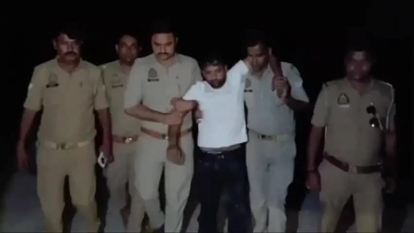 भरथना: भरथना में छिनैती के आरोपी को पुलिस मुठभेड़ में किया गया गिरफ्तार, पैर में लगी गोली