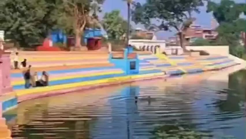 रसड़ा: रसड़ा के श्री नाथ बाबा पोखरे में डूबने से 55 वर्षीय ईशा अहमद की मौत, स्थानीय लोगों की मदद से शव निकाला गया
