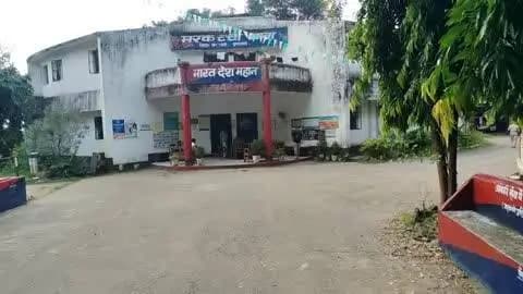 मरकच्चो: थाना क्षेत्र के ग्राम जामु में शनिवार करीब 6:30 बजे दो पक्षों में मारपीट, एक पक्ष के लोग बुरी तरह घायल