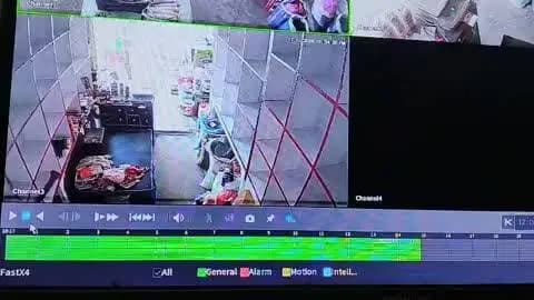 सिकंदरपुर: सिकंदरपुर बस स्टेशन चौराहे पर किराना की दुकान में चोरी करते समय रंगे हाथ पकड़ा गया युवक