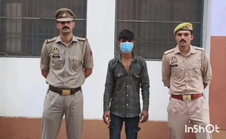 एत्मादपुर: कालिंदी विहार से हादसे का आरोपी अरबाज गिरफ्तार, तेज रफ्तार वाहन की टक्कर से युवती की मौत, छोटा हाथी बरामद