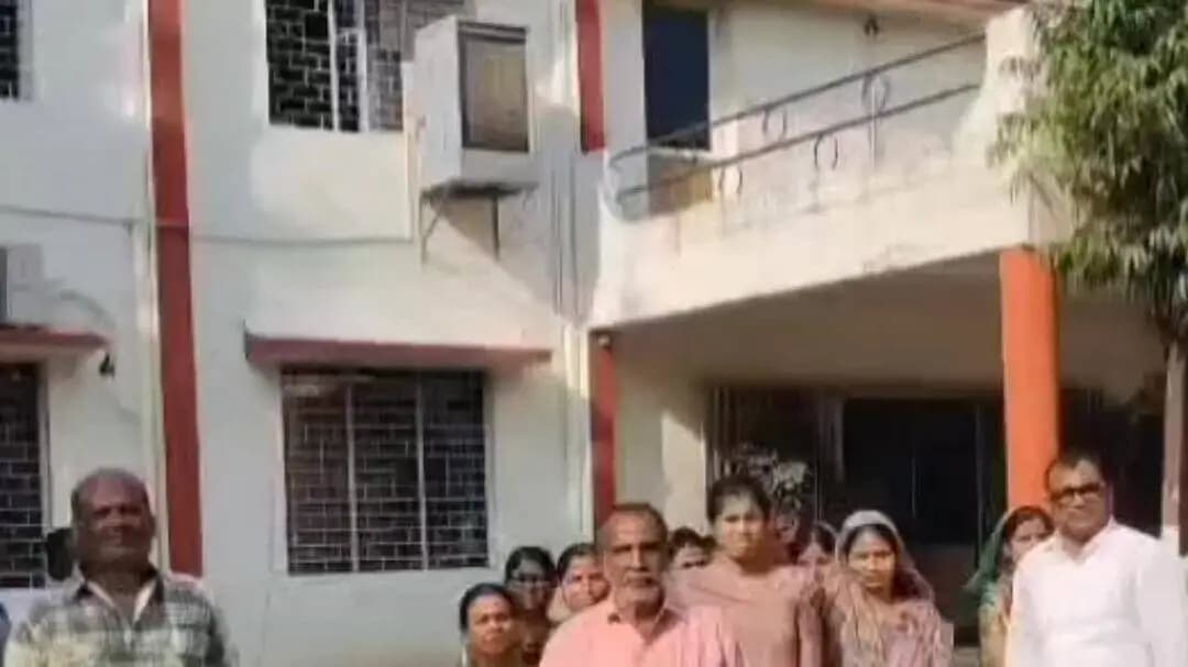 खंडवा नगर: खंडवा बस स्टैंड विवाद: यादव परिवार ने पुलिस पर एकतरफा कार्रवाई का आरोप लगाया, चक्काजाम की चेतावनी दी