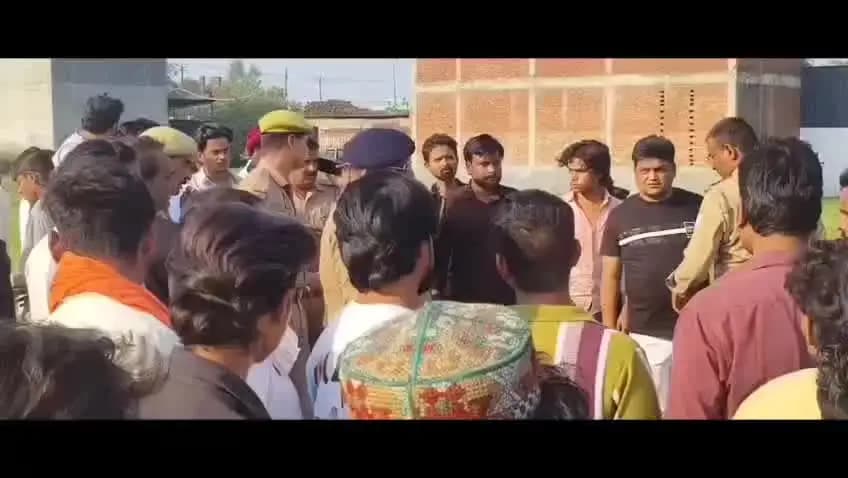बहेड़ी: मोहल्ला सकलैन नगर स्थित तालाब में चार दिनों से लापता युवक का शव मिला