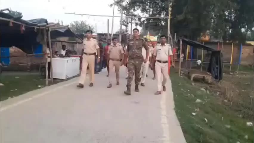 पिपरिया: दुर्गा पूजा को शांति एवं सौहार्दपूर्ण वातावरण में संपन्न करने के लिए पिपरिया में पुलिस ने किया फ्लैग मार्च