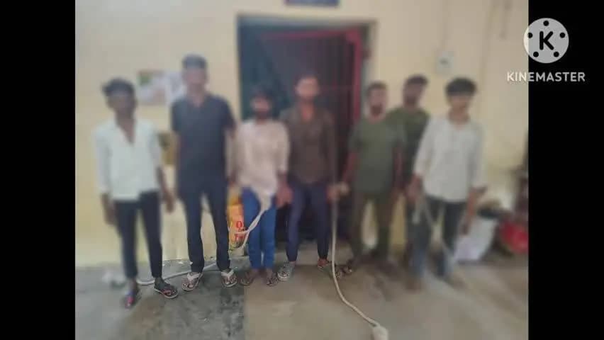 चेनारी: डिहरिया गांव में चोरी की घटना में पुलिस ने सात लोगों को किया गिरफ्तार