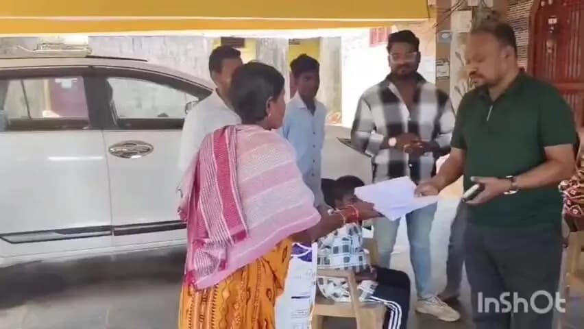 ନବରଙ୍ଗପୁର ପୋଲିସ ଷ୍ଟେସନ: ବନ୍ୟା ପୀଡ଼ିତ SHG ମହିଳାଙ୍କ ସମସ୍ତ ଋଣ ଛାଡ଼ ଦାବି ନେଇ ଡାବୁ ଗାଁ ବିଧାୟକ ଙ୍କ ଦ୍ୱାରସ୍ତ ହେଲେ ଶତାଧିକ ମହିଳା