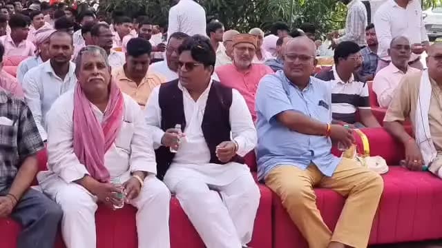 तमकुही राज: विद्यावती देवी महाविद्यालय में सुप्रीम कोर्ट बार एसोसिएशन के अध्यक्ष डॉ. प्रदीप कुमार राय का भव्य स्वागत किया गया