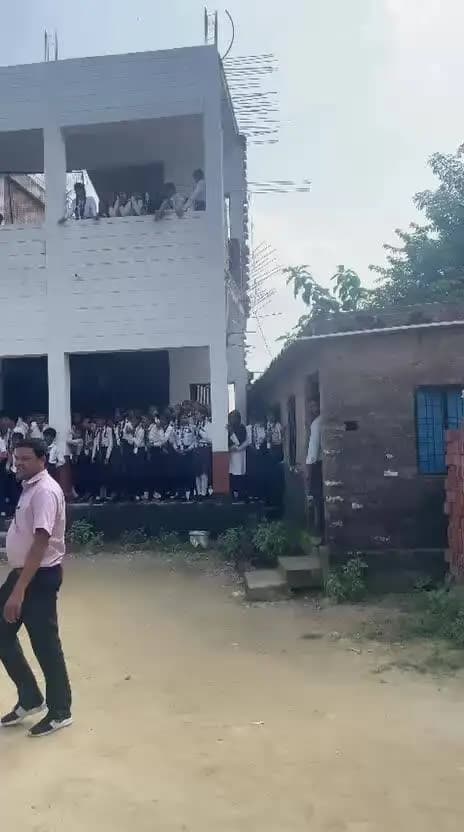 नौतनवा: रावण दहन करके बच्चों को अच्छे मार्ग पर चलने का सन्कल्प दिलाई गई |