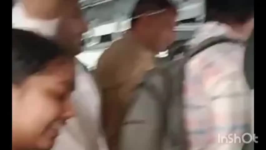 पानीपत: *PIET कॉलेज के 30 से अधिक स्टूडेंट को 2 KM पहले उतारा, ई-बस ड्राइवर-कंडक्टर पर मनमानी का आरोप*
*पानीपत।* समालखा से PIET