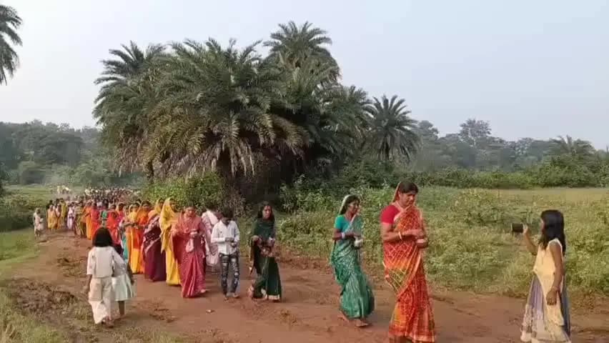 पोड़ैयाहाट: महासप्तमी तिथि को नव पत्रिका के आगमन के साथ पोड़ैयाहाट में खुले मंदिरों के कपाट, माता ने भक्तों को दिए दिव्य दर्शन