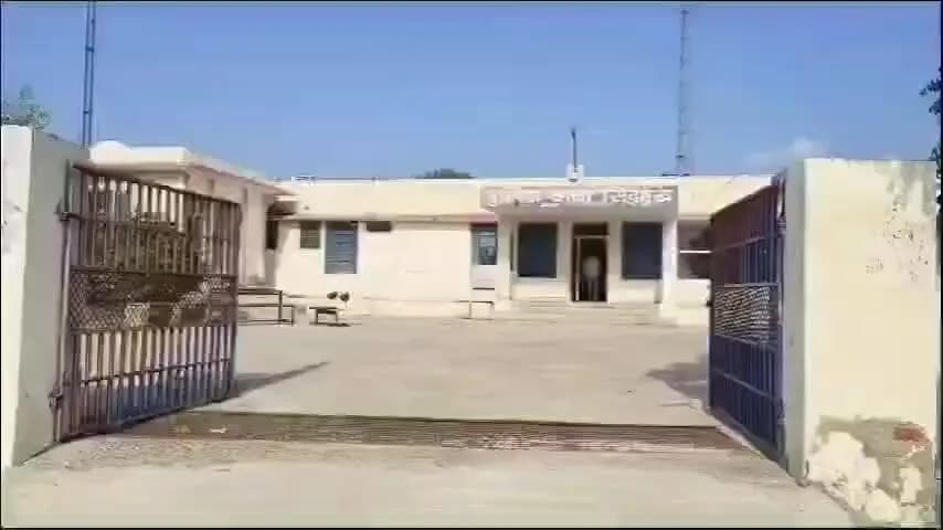 सिद्धमुख: असम से ट्रेन के रास्ते सिद्धमुख पहुंचा 3 लाख 55 हजार 700 रुपये का 7 किलो 106 ग्राम गांजा, होटल से पुलिस ने किया बरामद