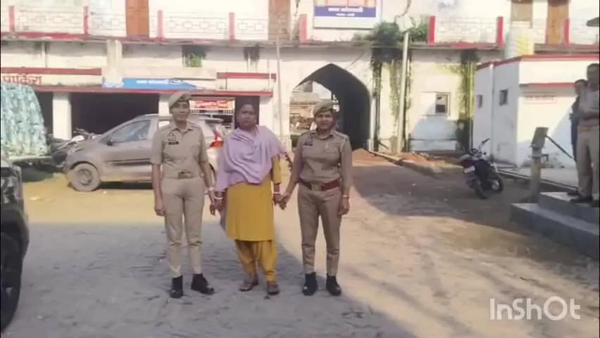 बरेली: बरेली में बुर्के की आड़ में फरार 25 हजार की इनामी महिला गिरफ्तार, डेढ़ महीने तक पुलिस को देती रही चकमा