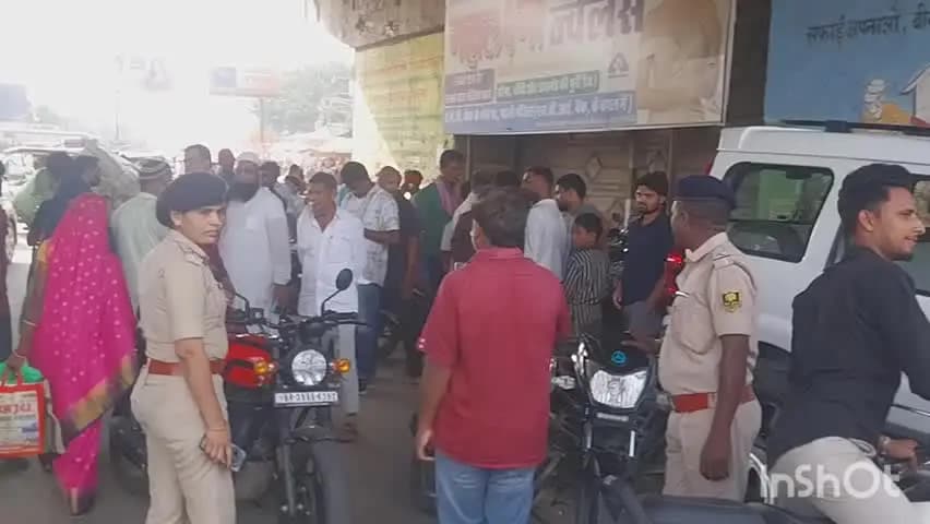 अररिया: जॉइनिंग के साथ ही एक्शन मोड में आए ट्रैफिक DSP ने बस स्टैंड पर चलाया सघन वाहन जांच अभियान