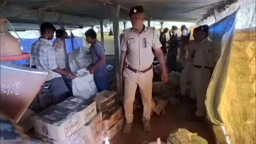भगवानपुर: मुर्गी फॉर्म में जमीन के नीचे छिपाई 15 लाख की बीयर जब्त, महिला समेत 4 गिरफ्तार