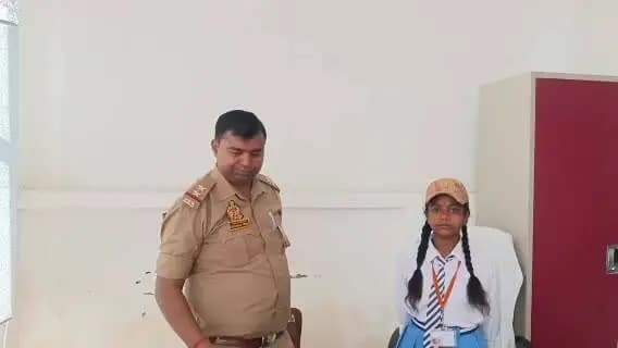 थाना एट जनपद जालौन थाना अध्यक्ष बनी एक छात्रा का नाम रामाकांति ग्राम पुर बिनोरा
पब्लिक एप के लिए पुनीत पाण्डेय रिपोर्ट