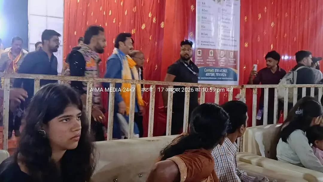 कटनी नगर//-
दैनिक स्वतंत्र मत गरबा महोत्सव में पहुंचे विधायक संजय सत्येंद्र पाठक
कन्याओं को बताया साक्षात दुर्गा स्वरूप