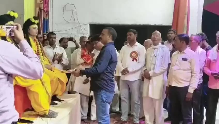 ताखा: ताखा क्षेत्र के सरसई नावर में चल रही रामलीला महोत्सव में बालि वधः हनुमान ने किया लंका दहन, राम-सुग्रीव मित्रता का प्रसंग