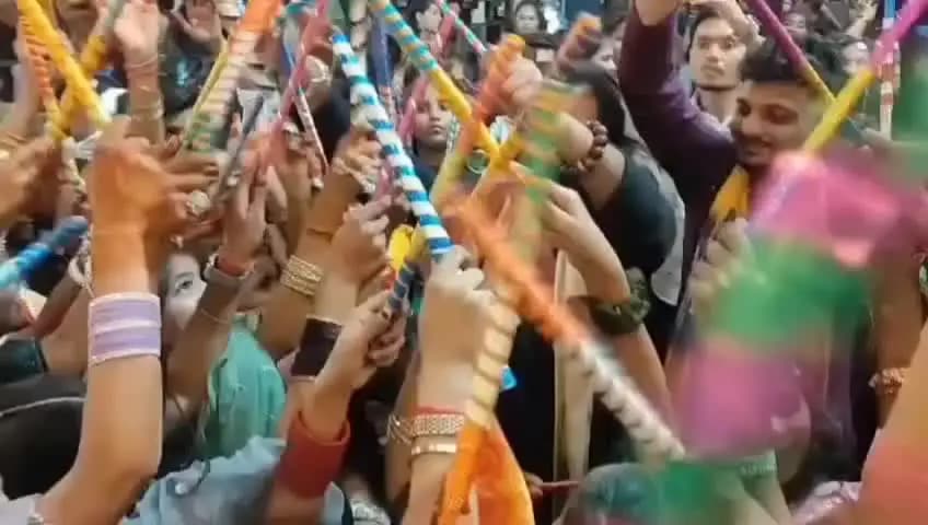 चरखारी: बुंदेलखंड के कश्मीर चरखारी में सजा मां का दरबार, 451 बेटियों ने किया गरबा
