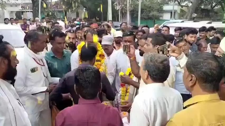 महिदपुर: गुजराती बलाई समाज के राष्ट्रीय अध्यक्ष बालू सिंह बाणिया को माननीय उच्च न्यायलय से मिली जमानत,समाज में हर्ष की लहर