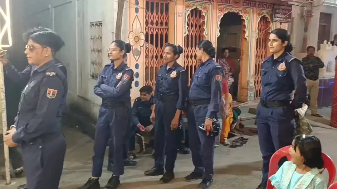 प्रतापगढ़: गरबा पंडालों में मनचलों पर नजर, छेड़छाड़ करने वालों पर रहेगी कालिका पेट्रोलिंग की निगरानी
