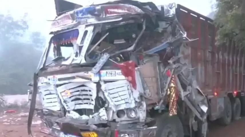 ग्वालियर गिर्द: ग्वालियर हादसे के बाद CSP हटे, 8 पुलिसकर्मी सस्पेंड; शीतला माता मार्ग पर ट्रक पहुंचने पर उठे सवाल