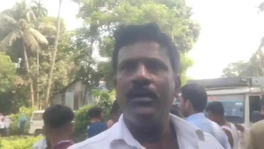 মৰিগাঁও: লাহৰীঘাটৰ ভূৰাগাঁও চাৰিআলিত ভয়ংকৰ পথ দুৰ্ঘটনা, দুৰ্ঘটনাত থিতাতে নিহত এটি ৮ বছৰীয়া শিশু