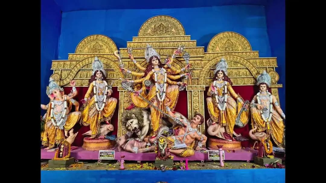 কৃষ্ণনগর ২: মহাসপ্তমীর উৎসবের আবহে পোড়াঘাট চড়া মহিলা কমিটির দুর্গোৎসবে বিধায়ক সাধন ঘোষ! উপস্থিতিতে জমজমাট পুজো প্রাঙ্গণ