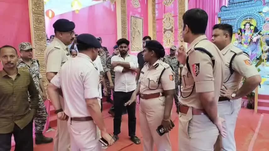 বারাসাত ১: দত্তপুকুর পল্লী উন্নয়ন সংঘের দুর্গাপুজোর ব্রীজ বন্ধের নির্দেশ নিয়ে কি বললেন পুজো কমিটি