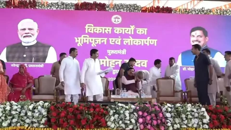 मुख्यमंत्री डॉ. मोहन यादव के मुख्य आतिथ्य में ग्राम गजनीखेड़ी, जिला उज्जैन में आयोजित विभिन्न विकास कार्यों का भूमिपूजन एवं लोकार्पण कार्यक्रम