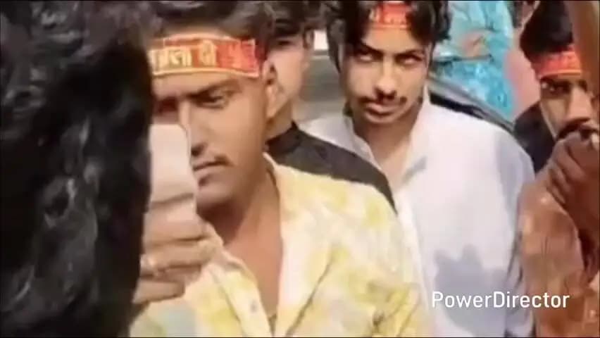 कोठी महल: गरबा बंद कराने से नाराज युवा पीढ़ी का अनोखा विरोध, नेता के घर के बाहर किया गरबा