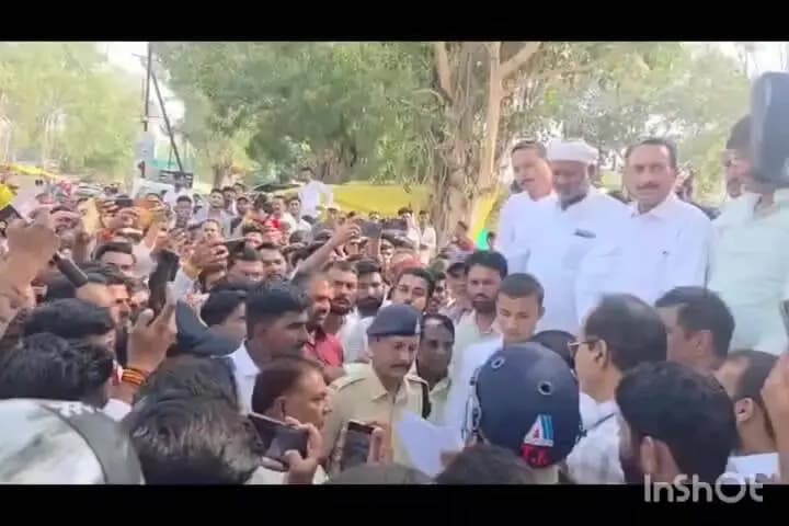 शाजापुर: लालघाटी थाना प्रभारी पर अभद्रता और धक्का-मुक्की का आरोप, थाने के बाहर NSUI का धरना प्रदर्शन, SP से निलंबन की मांग